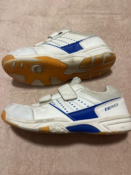 Tenisky na telesnú, 32