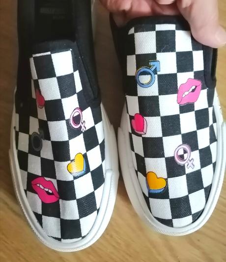 Dámske plátenky, veľ. 37, nové, netflix edition, 37