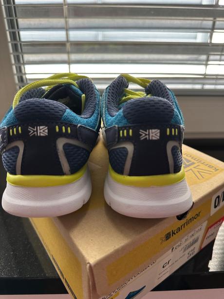 Super lahke tenisky, karrimor,31