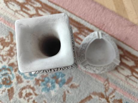 Váza s čínskym vzorom a popolník, 