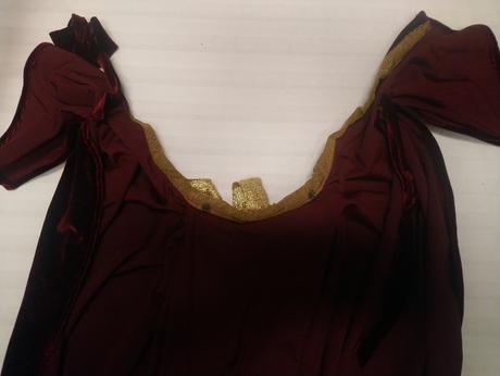 Kostým bordovo zlatý zamatový plášť, univerzálny, 