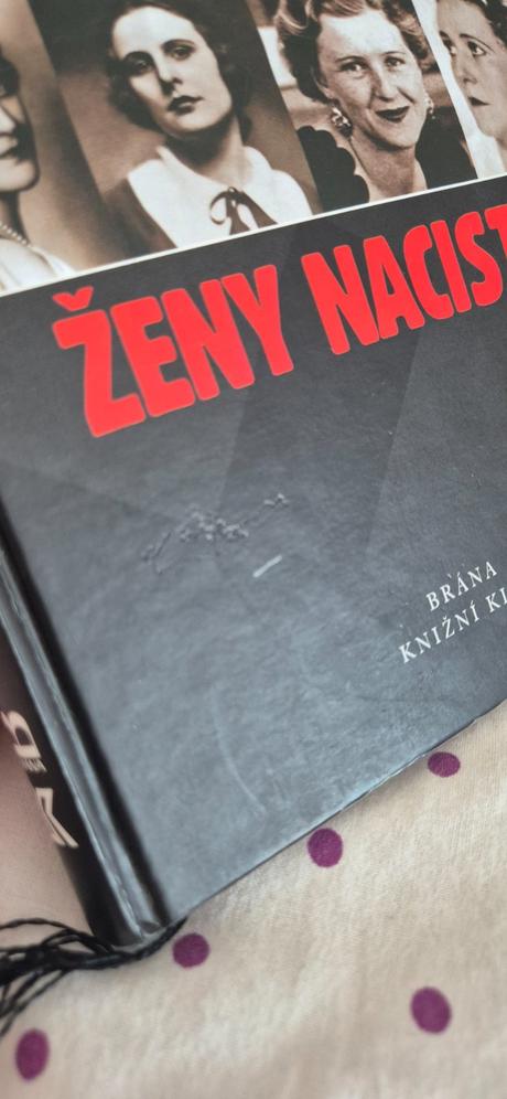 Knihy ženy nacistů 1 a 2, 