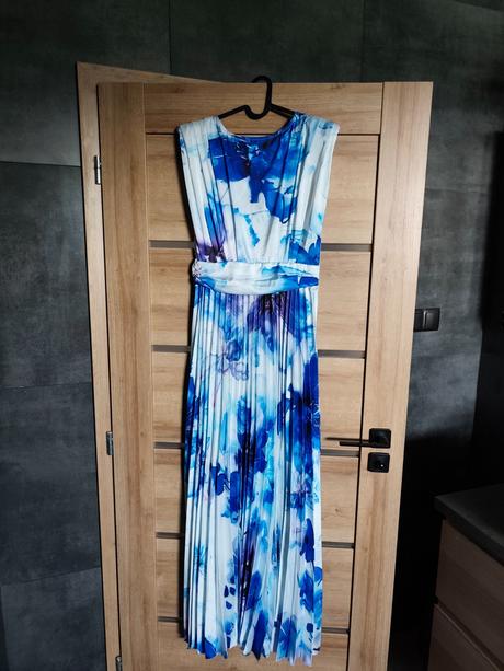 Spoločenské šaty, 36