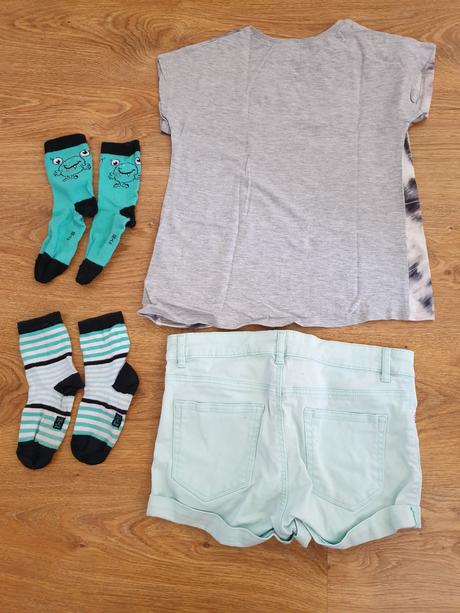 Letný balík - tričko, kraťase, ponožky, 122–134