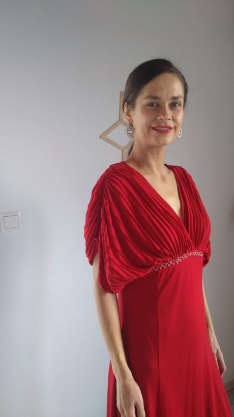 Originálne dlhé spoločenské saty, 38