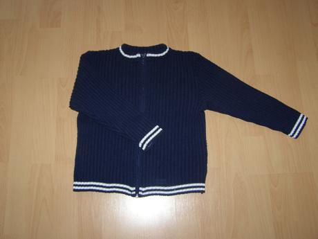 Kvalitný modrý svetrík na 5/6r., 116