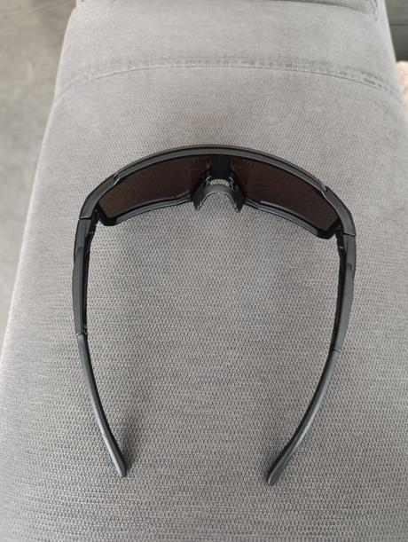 Športové slnečné okuliare azurovo- modré,