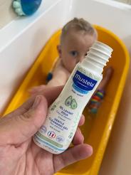 Mustela® Detský čistiaci gél na vlasy a telo, 500 ml