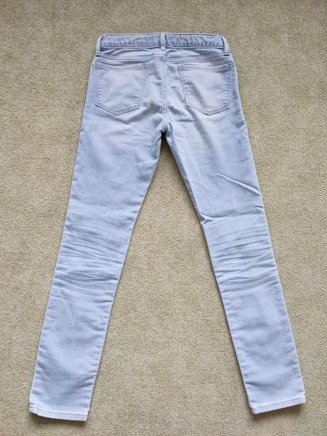 Rifle gap na chudé dievča, gap,152