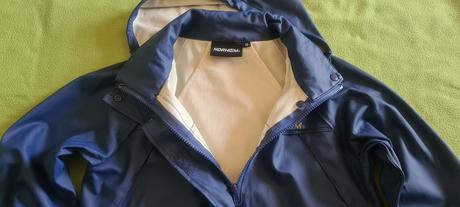 Pogumovaná bunda do dažďa, 140