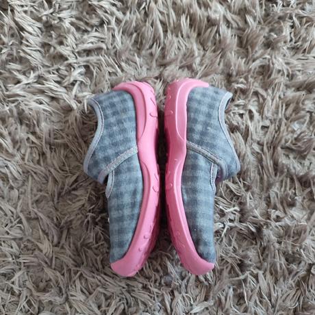 Dievčenské papuče, 28