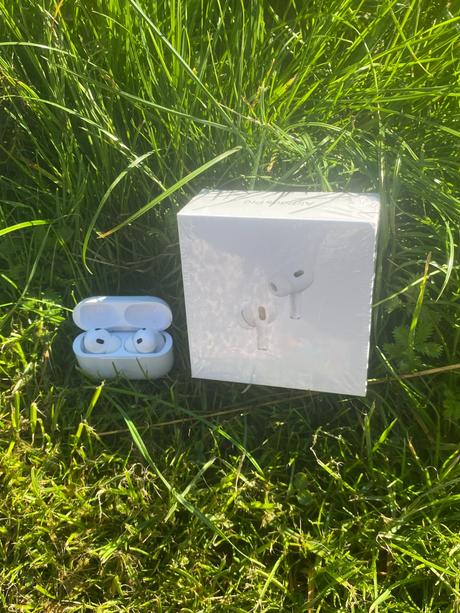 Airpods pro, apple