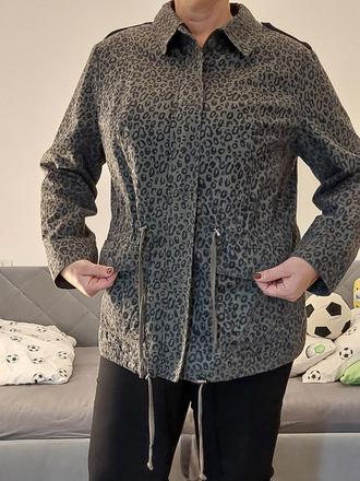 Tigrovaná prechodná bunda, 52