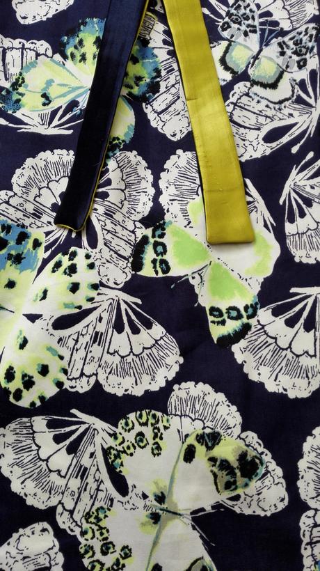 Modrozelene motylove saty, s