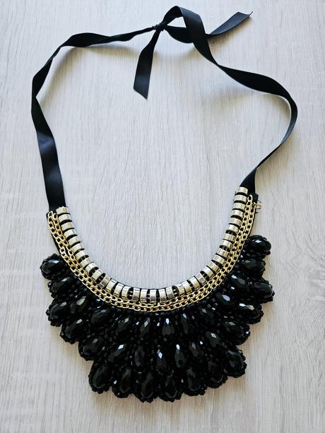 Pekný náhrdelník, 