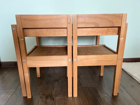 Kvalitný detsky drevený stôl a stoličky, 