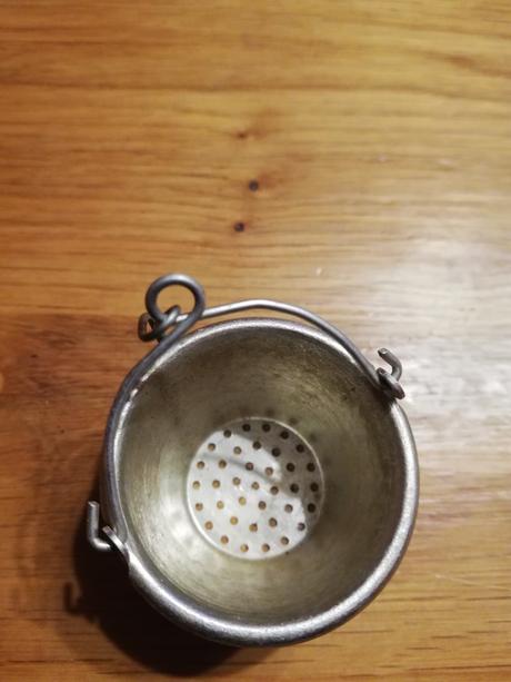 Retro sitko na čaj, 