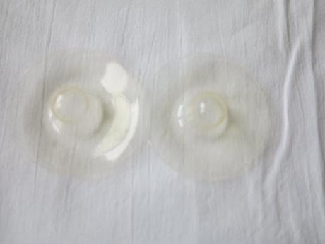 Darujem k nakupu klobuciky na kojenie, 