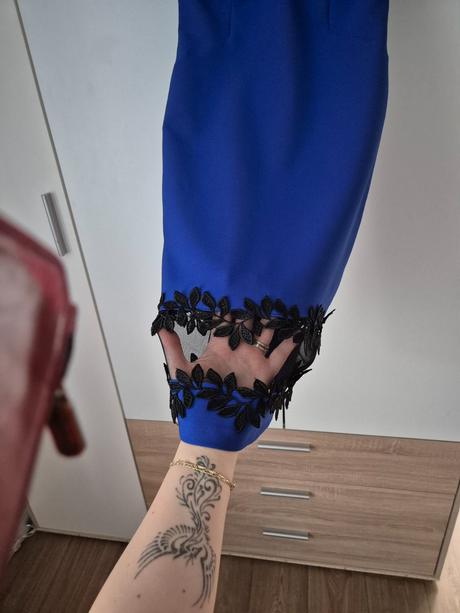 Púzdrové šaty, 38