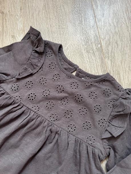 Tricko a volanikmi, f&f,122