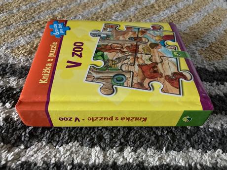 Knižka s puzzle v zoo,