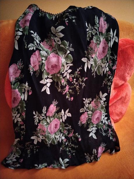 Kvietkovane sukňa, 40