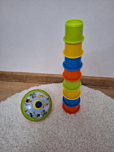 Veža a točiaci včielka maja, 