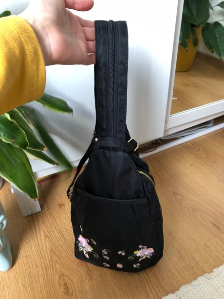 Čierny batoh/ čierny batoh s kvetinkami, zara