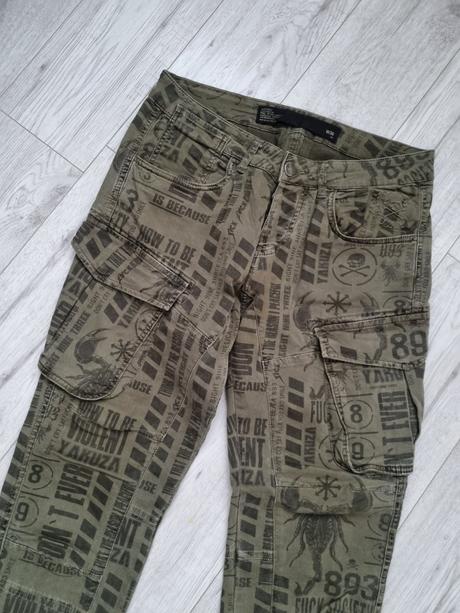 Pánske kapsacove nohavice s výraznou potlačou, 30