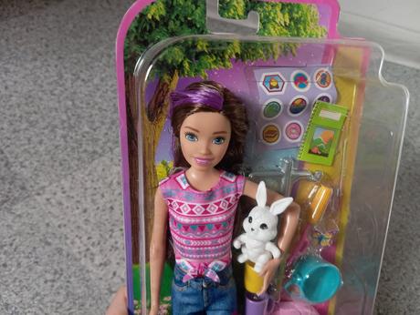 Barbie skipper kemping it takes two,