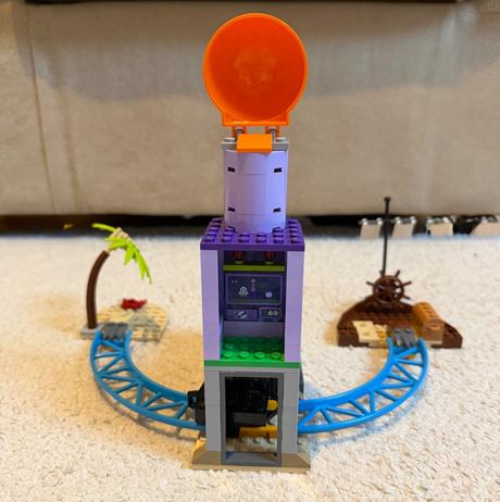 Lego - spideyho team v majaku zeleneho goblina,