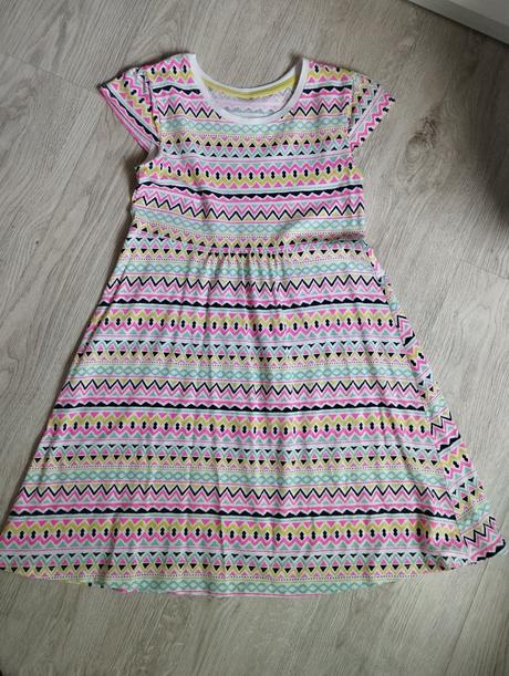 Dievčenské šaty, 134