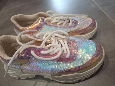 Trblietavé tenisky na vyššej podrážke, 37