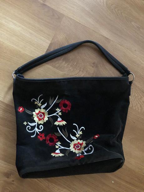 Vysivana kabelka, bonprix