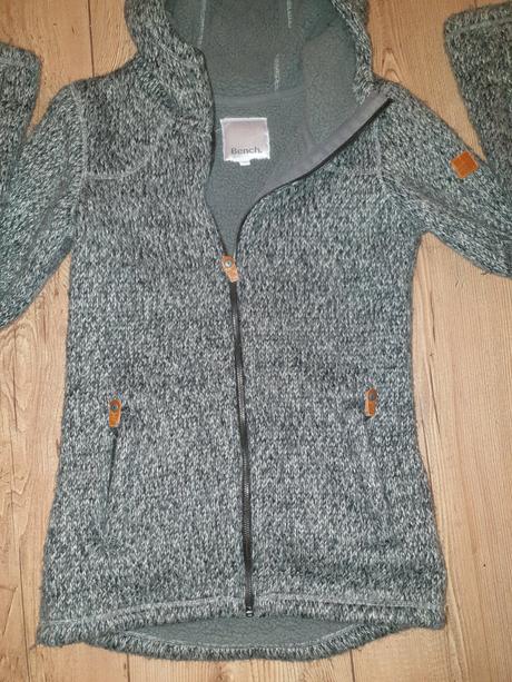 Krasna mikina bench, bench,s