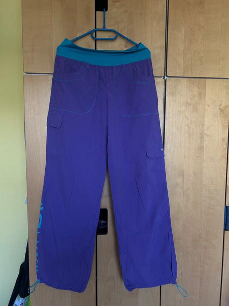 Športové nohavice, 40