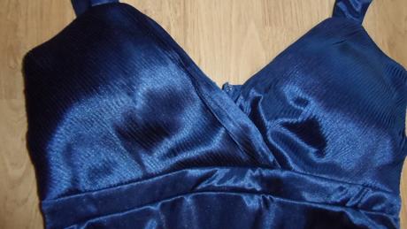 Šaty spoločenské, 34