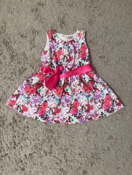 Slávnostné šaty, f&f,98