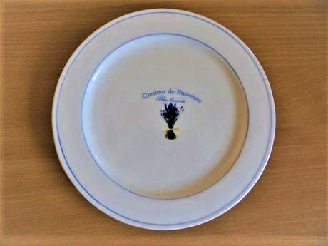 Porcelánový tanier,