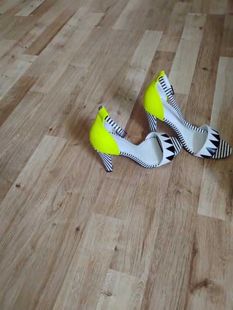 Sandale krasne, reserved,36