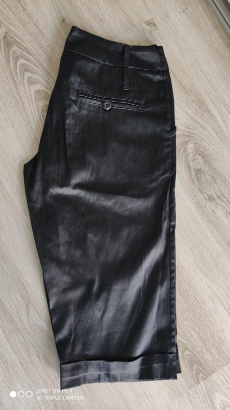 Elegantné 3/4 nohavice s, s