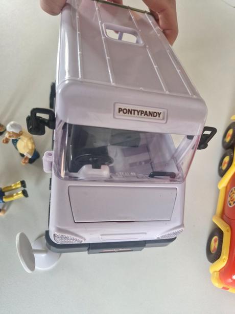 Autobus požiarnik sam, 