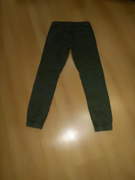 Zelené nohavice 152, chapter young,152