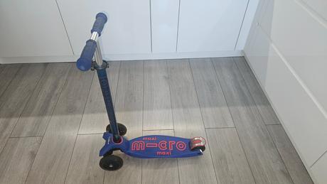 Blikajuca svietiaca kolobezka micro maxi deluxeled, micro