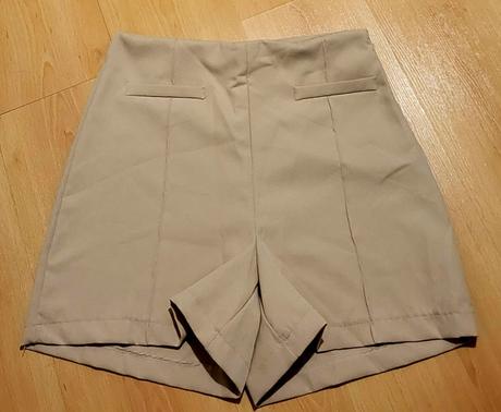 Krásne tenké kraťasy- vysoký pás, 