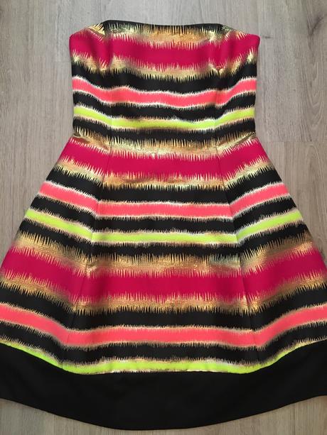 Nádherné dámske spoločenské šaty, s