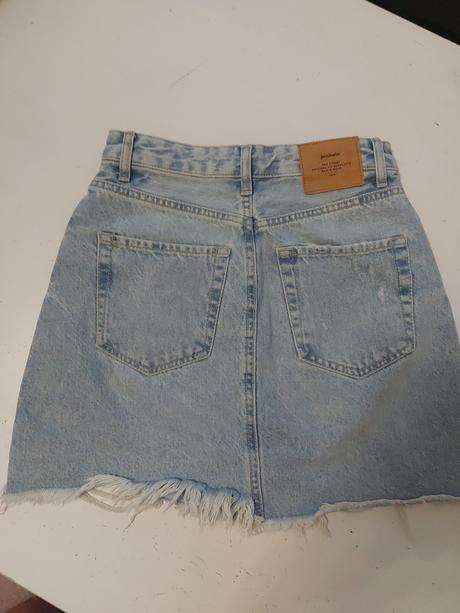 Riflová sukňa, stradivarius,34