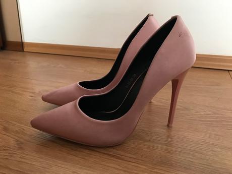 Ružové lodičky, 38