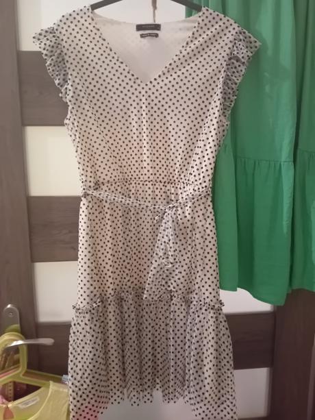 Béžové šaty s čiernymi bodkami reserved super stav, reserved,s