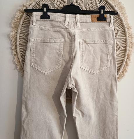 Béžové džínsy stradivarius, stradivarius,s